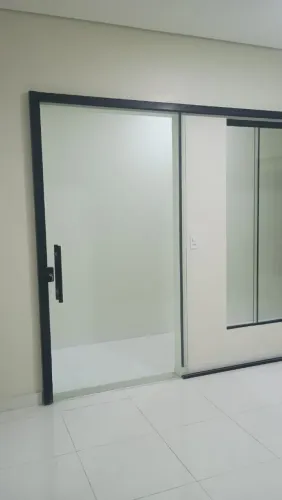 Porta a pronta entrega MB Vidros 
