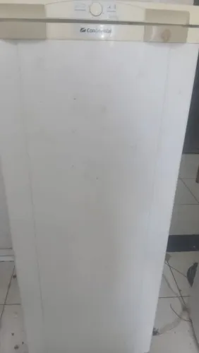 Vendo geladeira super econômica entrego grátis hoje 450 reais 
