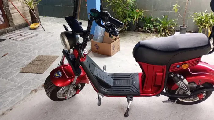 Scooter X14 2025 1000W com 2 baterias. Muito nova (1500 rodados)