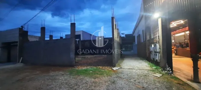 CONJUNTO DE APARTAMENTOS E SALÃO COMERCIAL PARA VENDA POR R$ 650.000,00 NA AV DAS SIBIPIRU