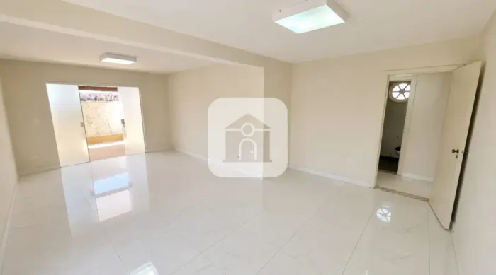 Casa para venda no bairro Cidade Jardim