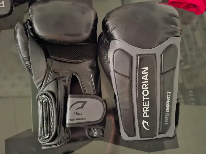 LUVA DE BOX PRETORIAN + FAIXA