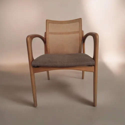 Cadeira Dinna 146 - Design Assinado Jader Almeida