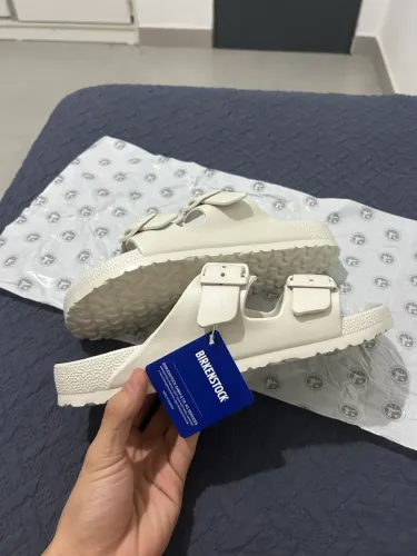 chinelo birkenstock off white tamanho 41 BR