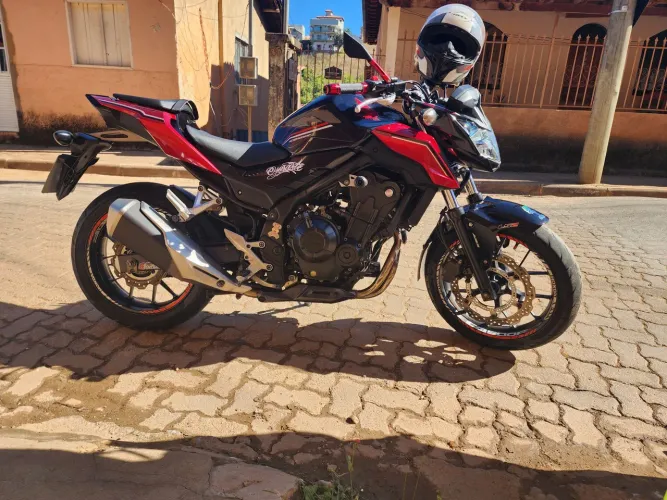 Moto toda revisada pneus zero bala da marca pirelle moto nao tem defeito 