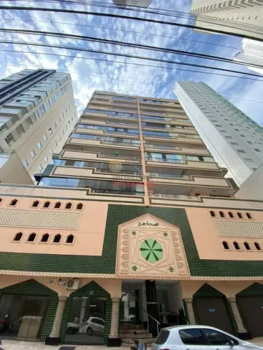 Duplex para aluguel possui 220 metros quadrados com 4 quartos em Pioneiros - Balneário Cam