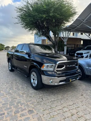Ram Classic Laramie 5.7 V8 16V Gasolina 4X4 Aut. 2022