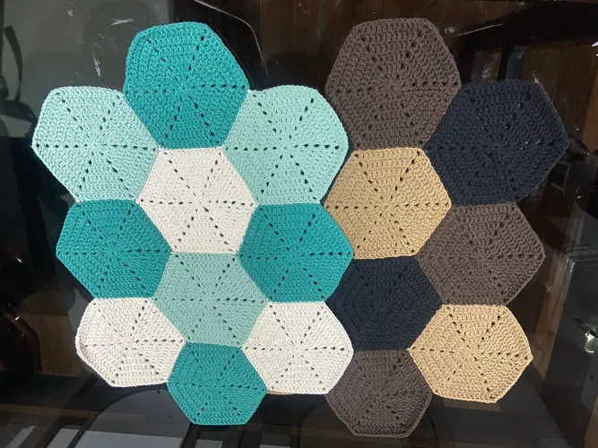 2 tapetes crochê