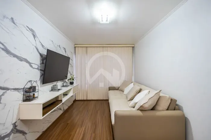 Sobrado triplex à venda com 3 quartos no GUAIRA, Curitiba