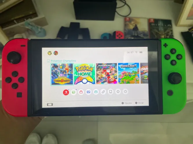 Nintendo Switch v1 500GB com desbloqueio, 3 jogos + 2 pares de controles + 1 sem fio