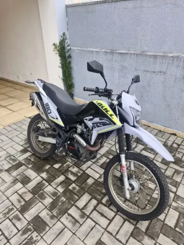 Moto em excelente estado