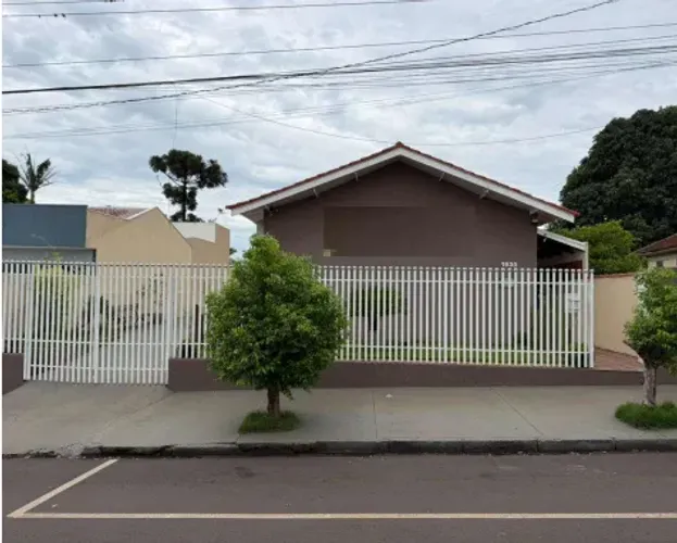 Ponto Comercial para Venda em Campo Mourão, Centro, 1 dormitório, 2 banheiros
