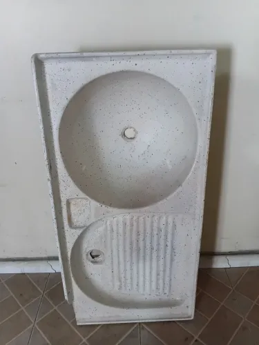 Tanque lavatório