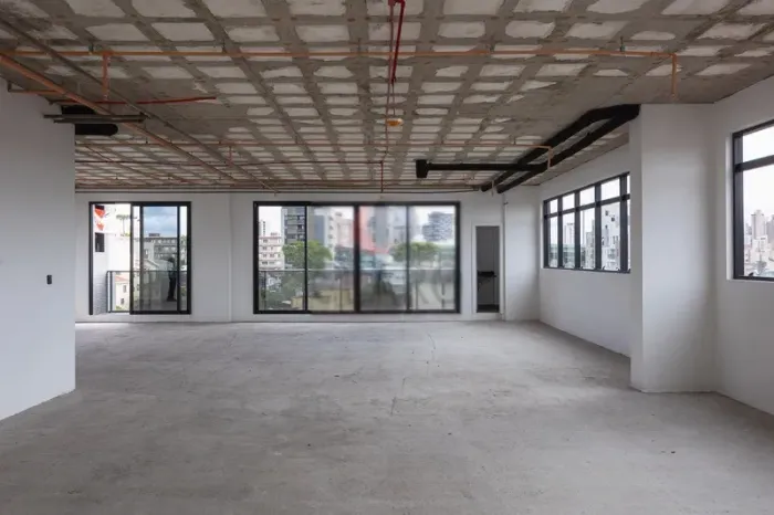 SALA COMERCIAL | EXCELENTE LOCALIZAÇÃO E ESPAÇO