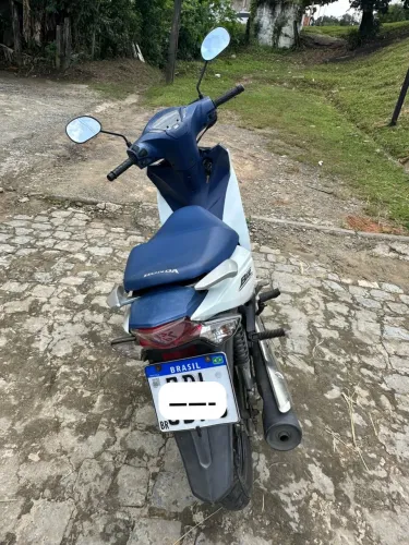  Baixa quilometragem,  Partida elétrica , Pneus em ótimo estado 
