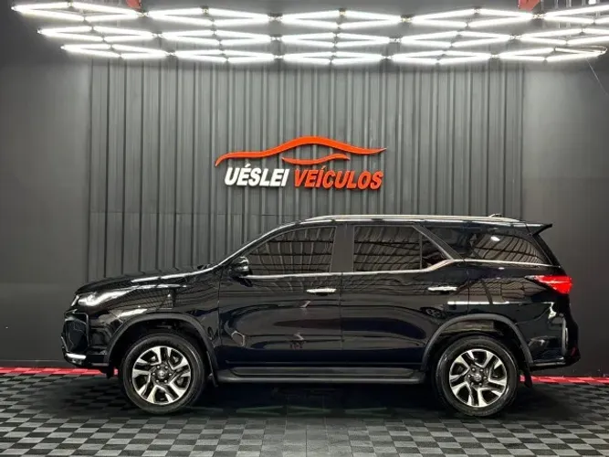 Toyota Hilux SW4 SRX 4X4 2.8 TDI 16V Dies. Aut. 2024
