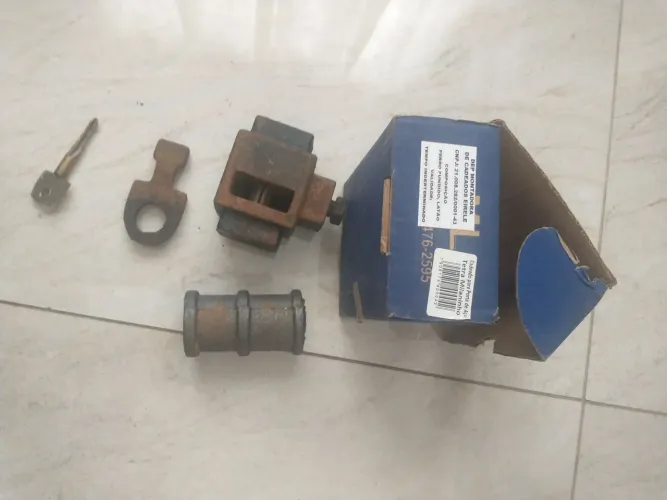 Cadeado para porta de aço 