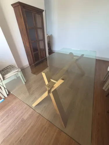 Mesa de Jantar Elegante - Madeira Maciça + Vidro