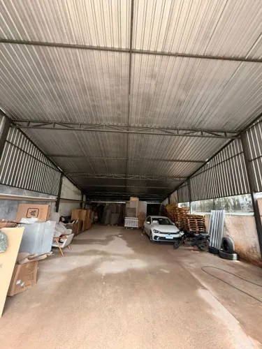 VENDO ESTRUTURA COMPLETA DE GALPÃO - 250 MTS