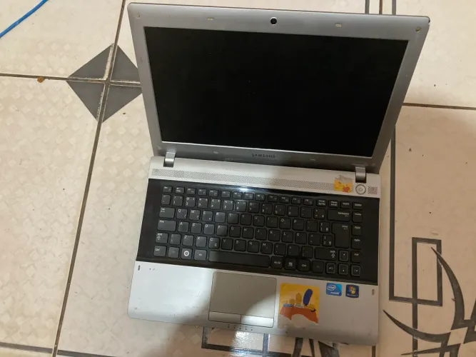 Samsung RV420