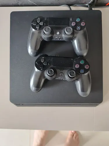 PlayStation 4 PS4 Slim 1 Tb