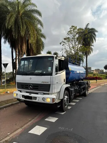 Caminhão Pipa Mercedes 1719 2014, 183.000 KM Tanque 10.000 L e pneus muito bons