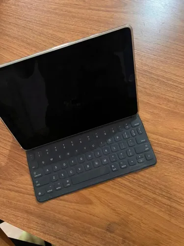 iPad Pro 10,5" 512GB + Apple Pencil + Teclado Bluetooth