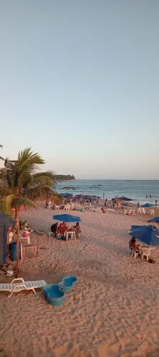 Praia de Itapuã-Village com 2/4, Ar, Piscina, Internet, 100m da Praia, Portaria24h