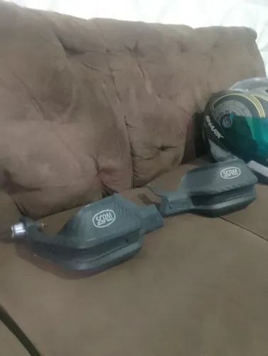 Vendo protetor de mão dar em todas motos XRE.tenere.tornado....