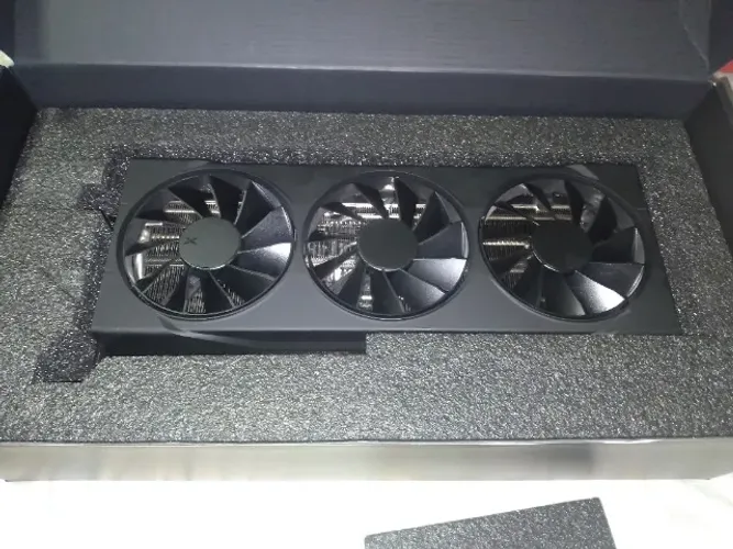 Placa de Vídeo RX 9070 XFX - Seminova!