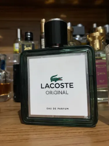 Lacoste original 70ml aproximadamente