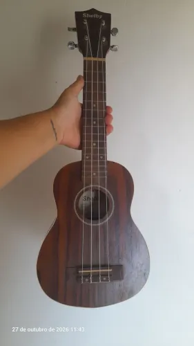 UKULELE SHELBY