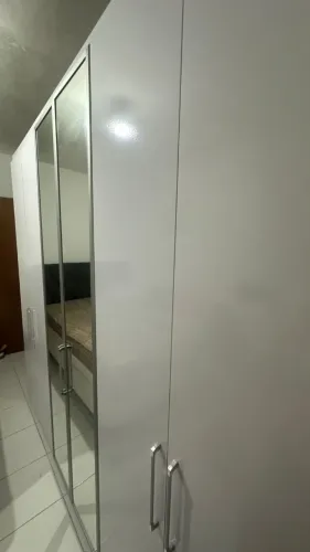 Guarda roupa 6 portas com espelho - Desmontado