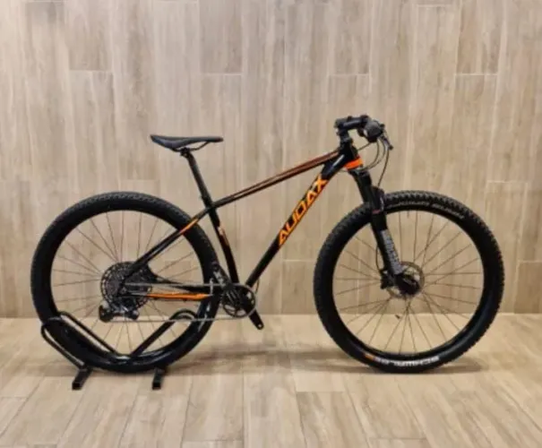 Vendo bike Audax 12 velocidades top de linha em estado de zero com suspensão especial.