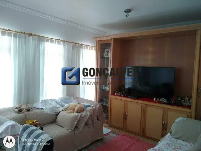 SOBRADO COM 4 VAGAS - PRONTO PARA MORAR! EXCELENTE LOCALIZAÇÃO NA VILA GILDA, SANTO ANDRÉ/