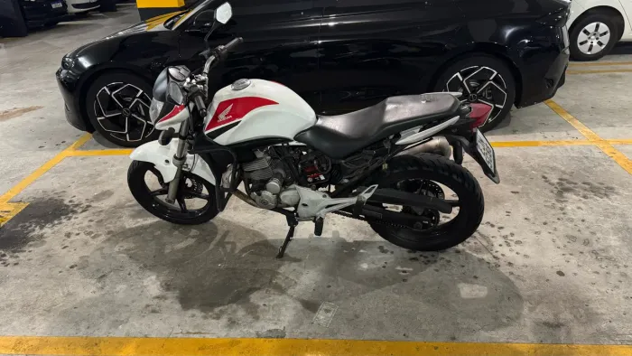 Honda CB 300R (Preço abaixo da tabela para sair rápido)