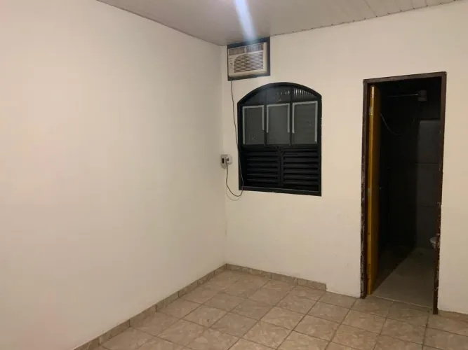 Casa térrea no Guará II. Renda e fiador. Única no lote.