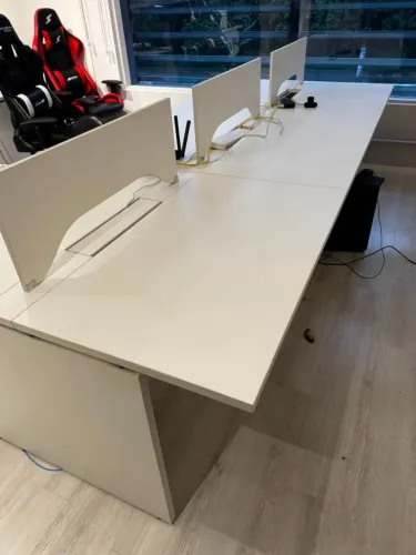 Estações de trabalho modulares Casulo (bancadas duplas) - seminovas, ótimo estado