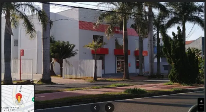 Salão Comercial com 1 Sala, 10 Banheiros e 30 Vagas de Garagem em Sorocaba-SP, Bairro Wane