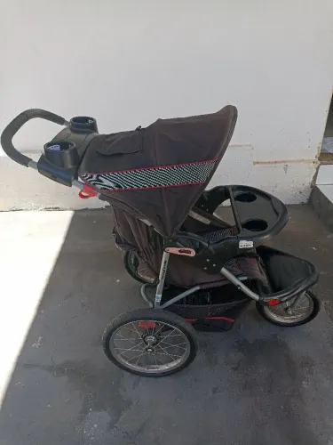 Carrinho de bebê baby trend
