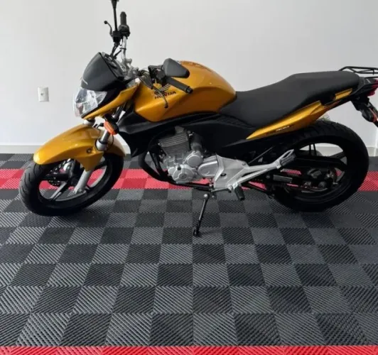 HONDA CB 300R 2010