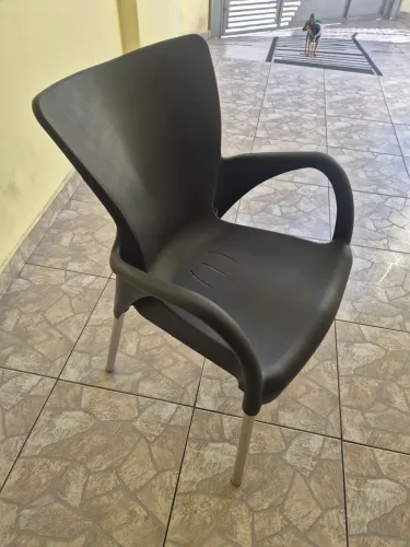 Cadeira plástica novinhas