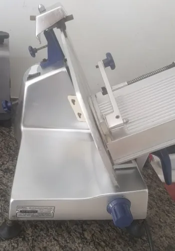 Vendo Fatiador de frios GURAL GLP 300