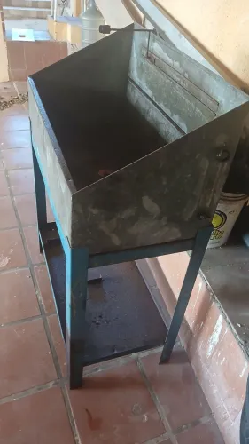 Lavatório de peças automotivaa
