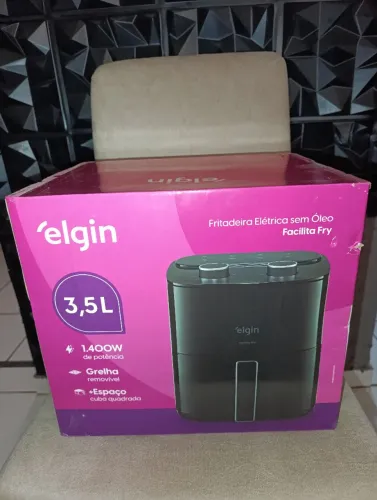 Vendo air fryer 3,5L por 300 reais, nova na caixa nunca usada tem conversar no valor