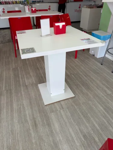 Vendo mesas para ponto comercial