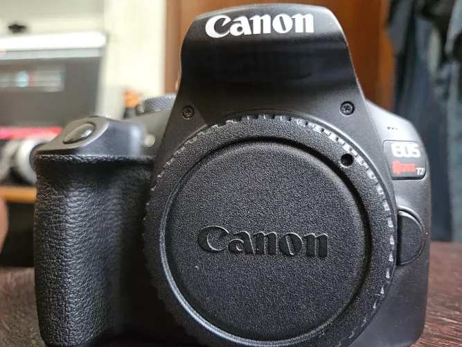 Câmera Canon T7 Usada