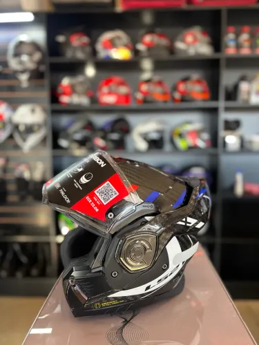 Capacete ls2 escamotiavel de rolamento carbon