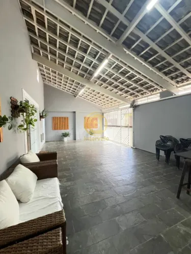 Casa ampla e moderna, perfeita para quem busca conforto e economia!
