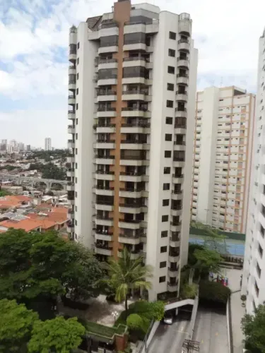 Imóvel para aluguel possui 80 metros quadrados com 2 quartos em Campo Belo - São Paulo - S